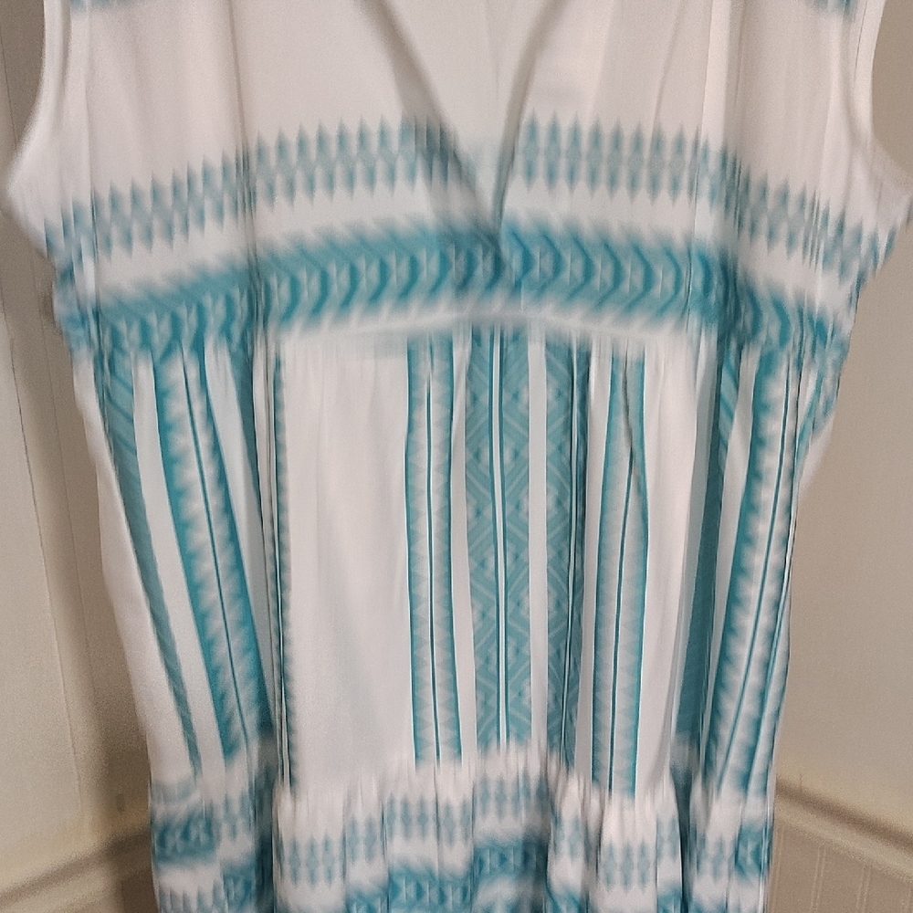 Sleeveless Dress - Picture 4 of 6